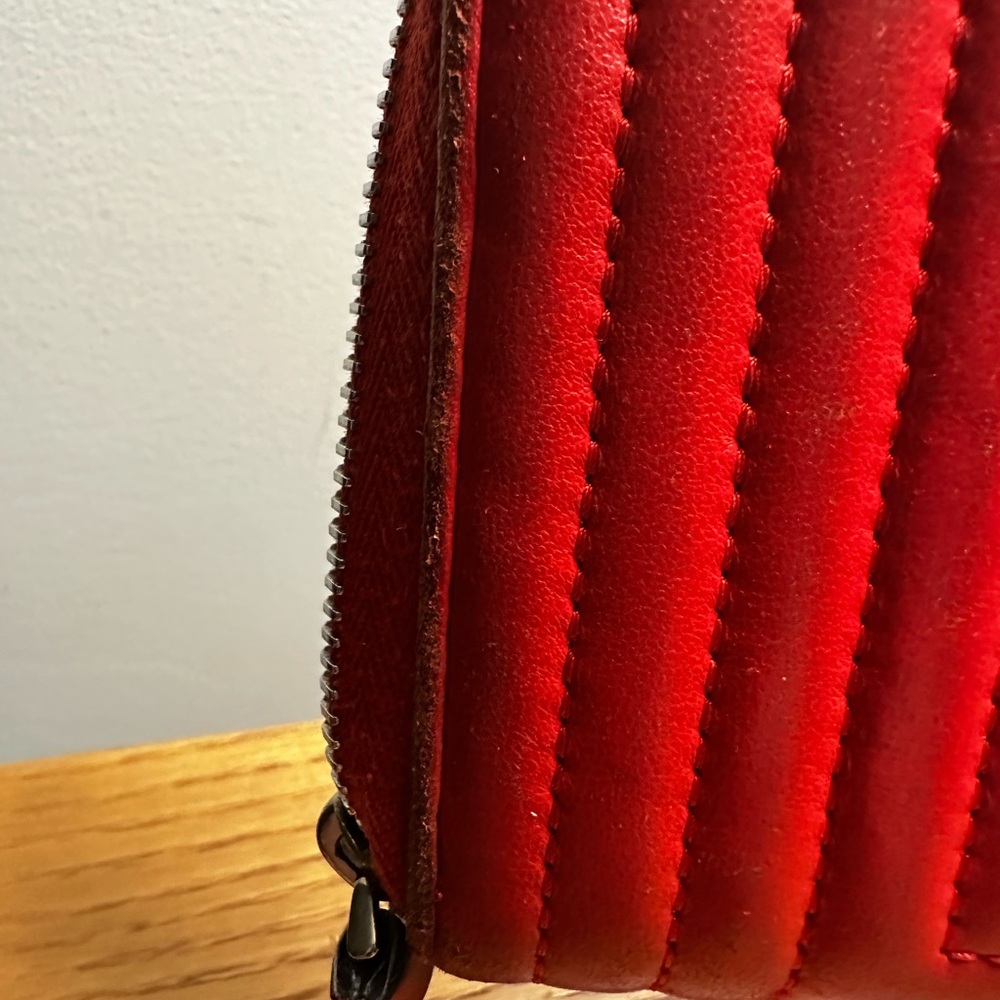 Fendi Vintage Red Quilted Leather Zip Long Wallet. - Picture 10 of 12